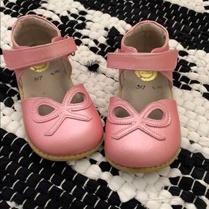 Bow Livie and Luca Girl size 8 shoes